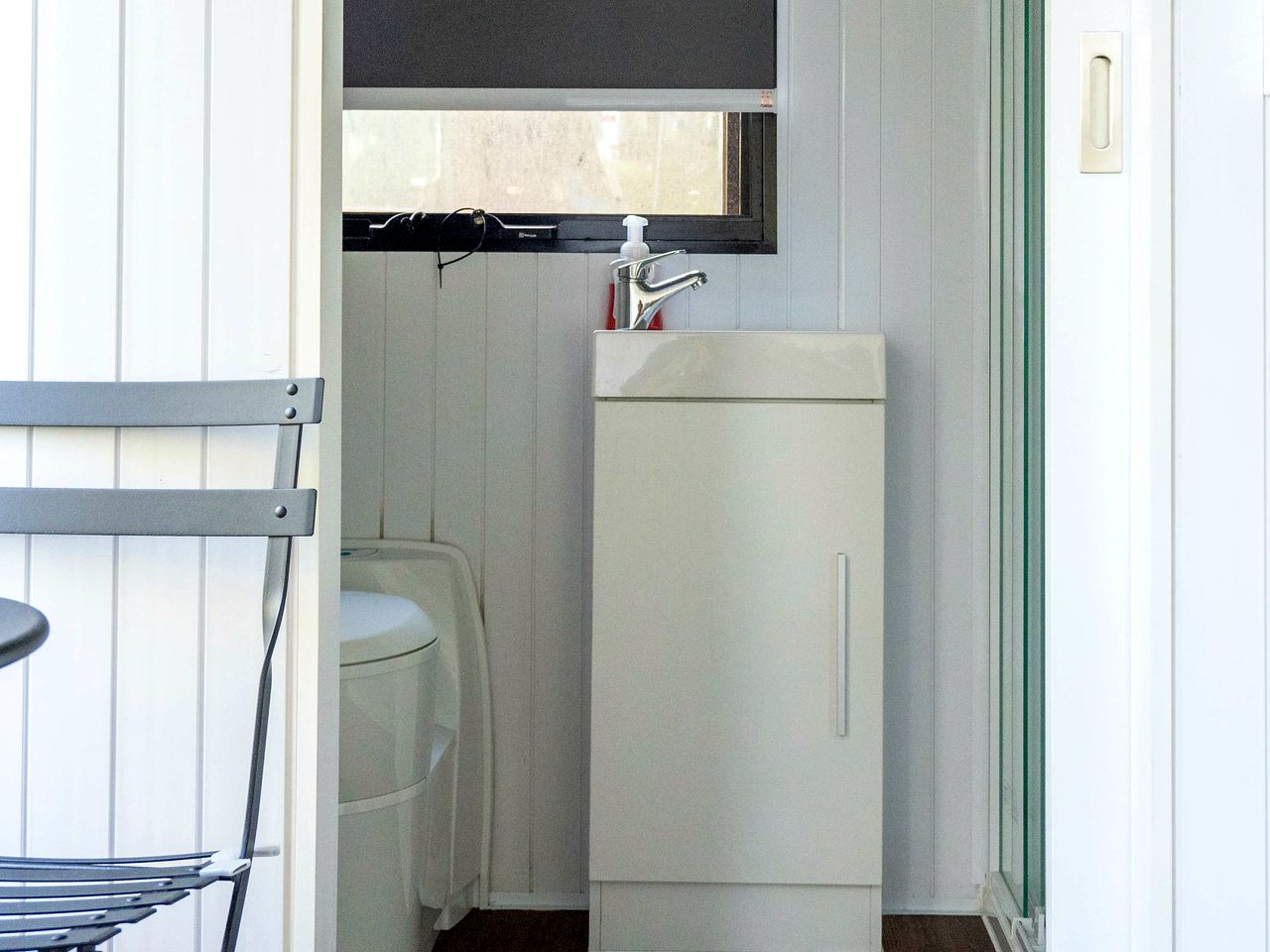 Lovely Tiny House with Beautiful Landscape Views in Samford Valley, Queensland