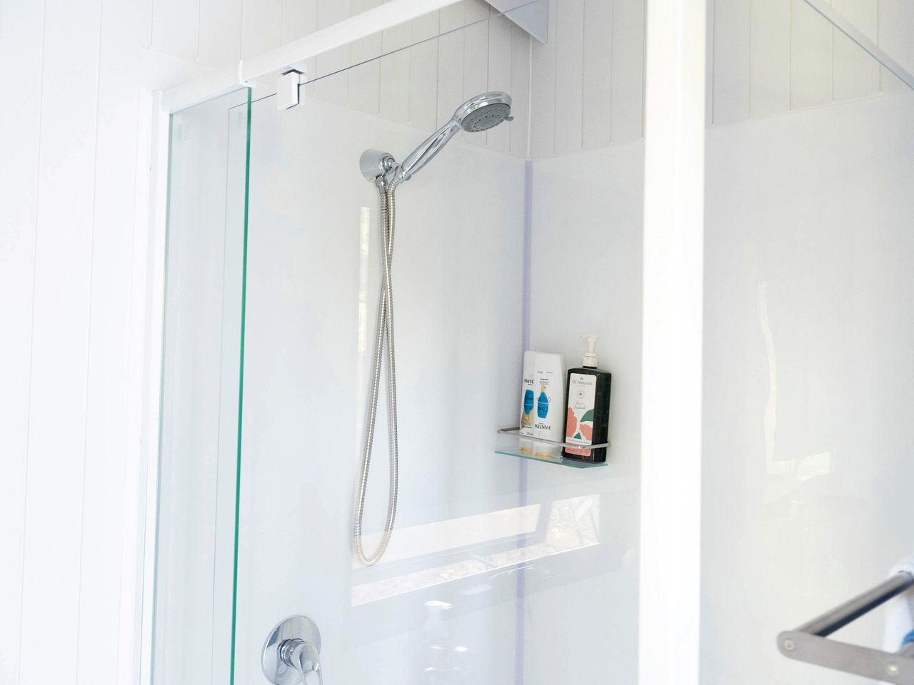 Lovely Tiny House with Beautiful Landscape Views in Samford Valley, Queensland