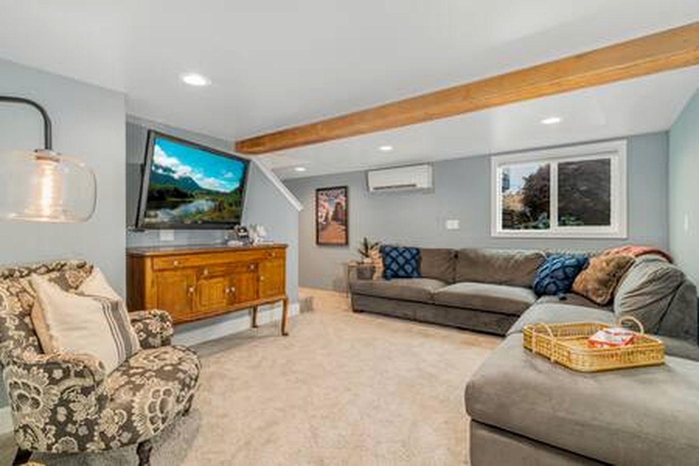 Peaceful Stylish Coastal Retreat with Private Entrance & Fenced Patio near Port Angeles Fine Arts Center, Port Angeles, WA