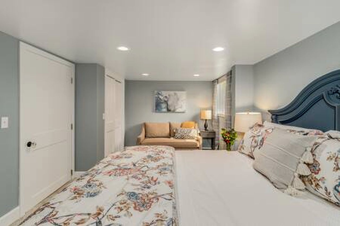 Peaceful Stylish Coastal Retreat with Private Entrance & Fenced Patio near Port Angeles Fine Arts Center, Port Angeles, WA
