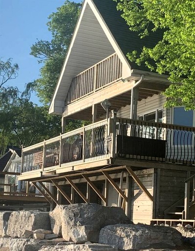 Cottages (Canada, Leamington, Ontario)
