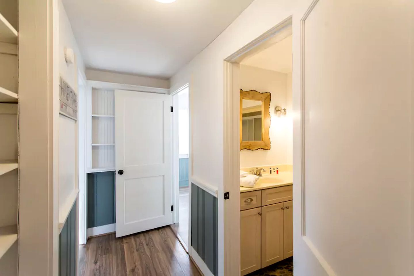 Spacious Cottage Getaway with Hot Tub near the Shenandoah River, Virginia