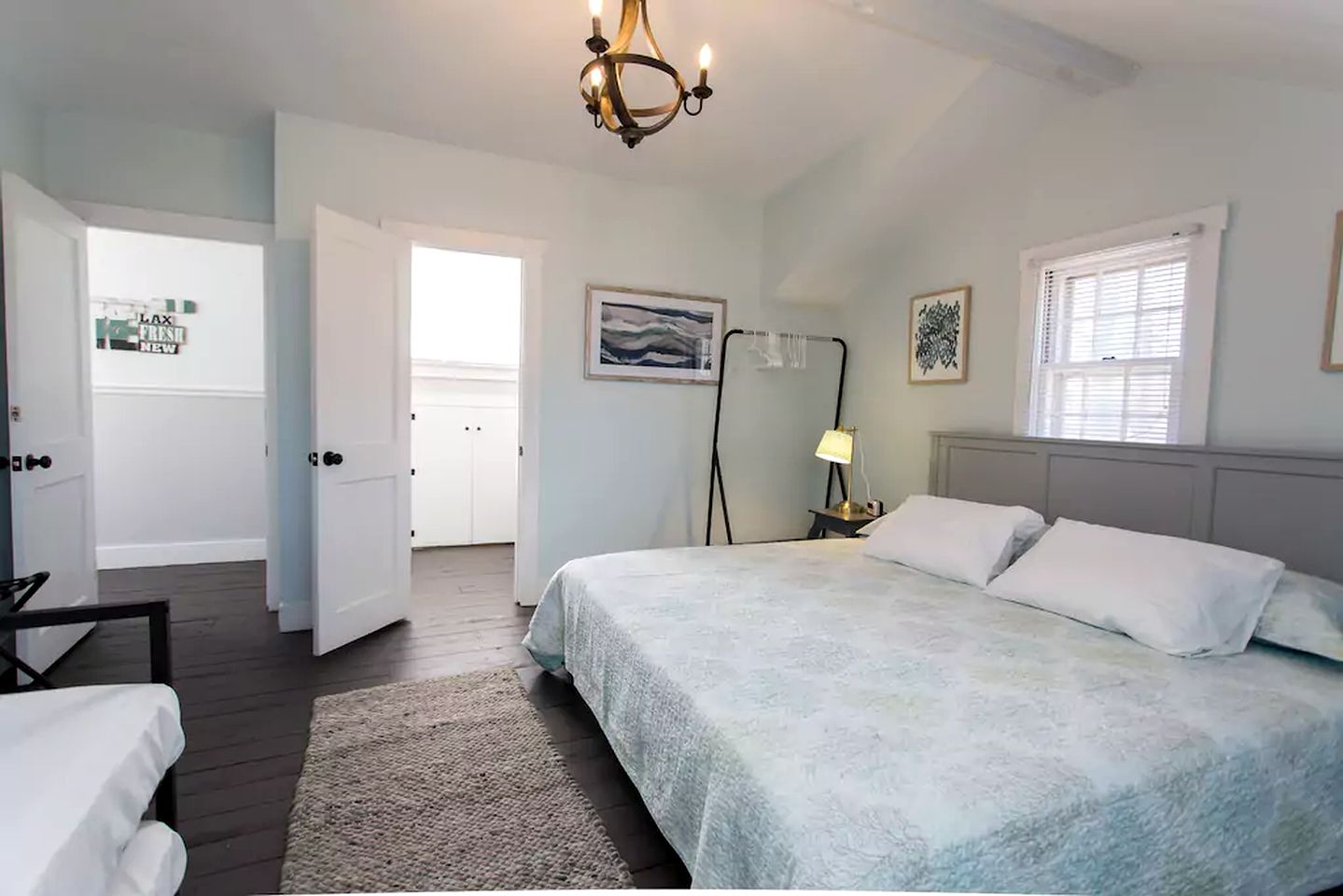 Spacious Cottage Getaway with Hot Tub near the Shenandoah River, Virginia