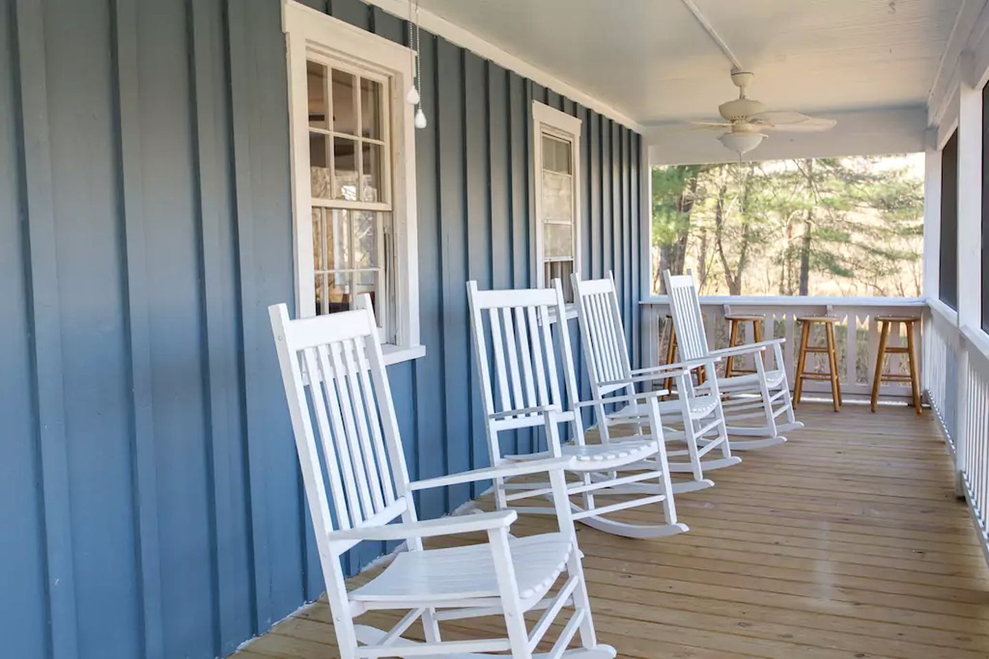 Spacious Cottage Getaway with Hot Tub near the Shenandoah River, Virginia