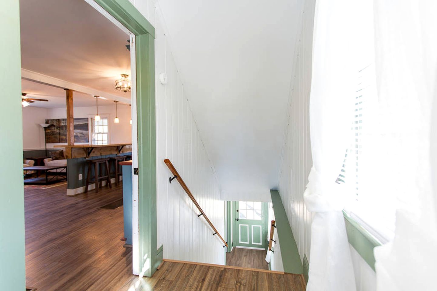 Spacious Cottage Getaway with Hot Tub near the Shenandoah River, Virginia