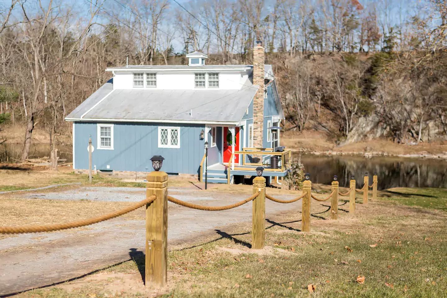 Spacious Cottage Getaway with Hot Tub near the Shenandoah River, Virginia