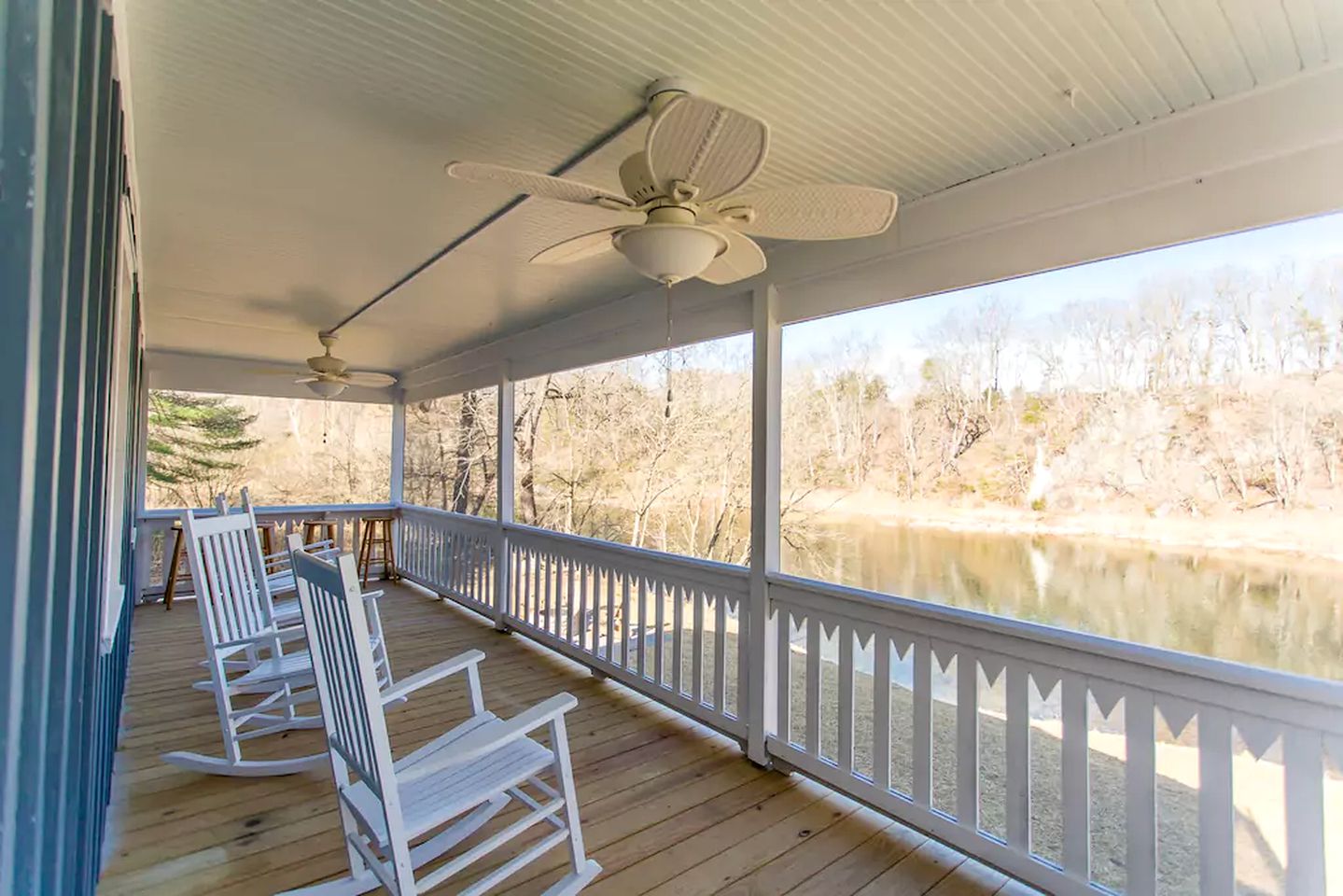 Spacious Cottage Getaway with Hot Tub near the Shenandoah River, Virginia