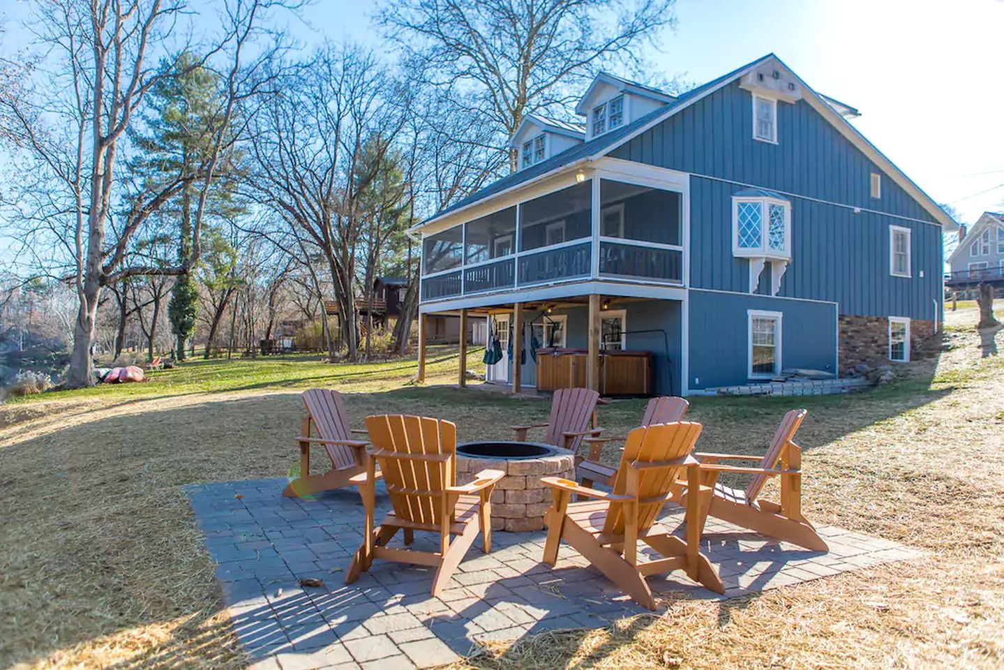 Spacious Cottage Getaway with Hot Tub near the Shenandoah River, Virginia