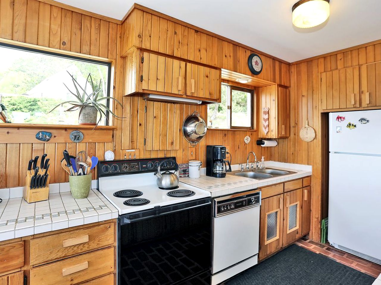 Beautiful Lakeside Cottage Rental on the Shore of Lake Michigan in Grand Haven