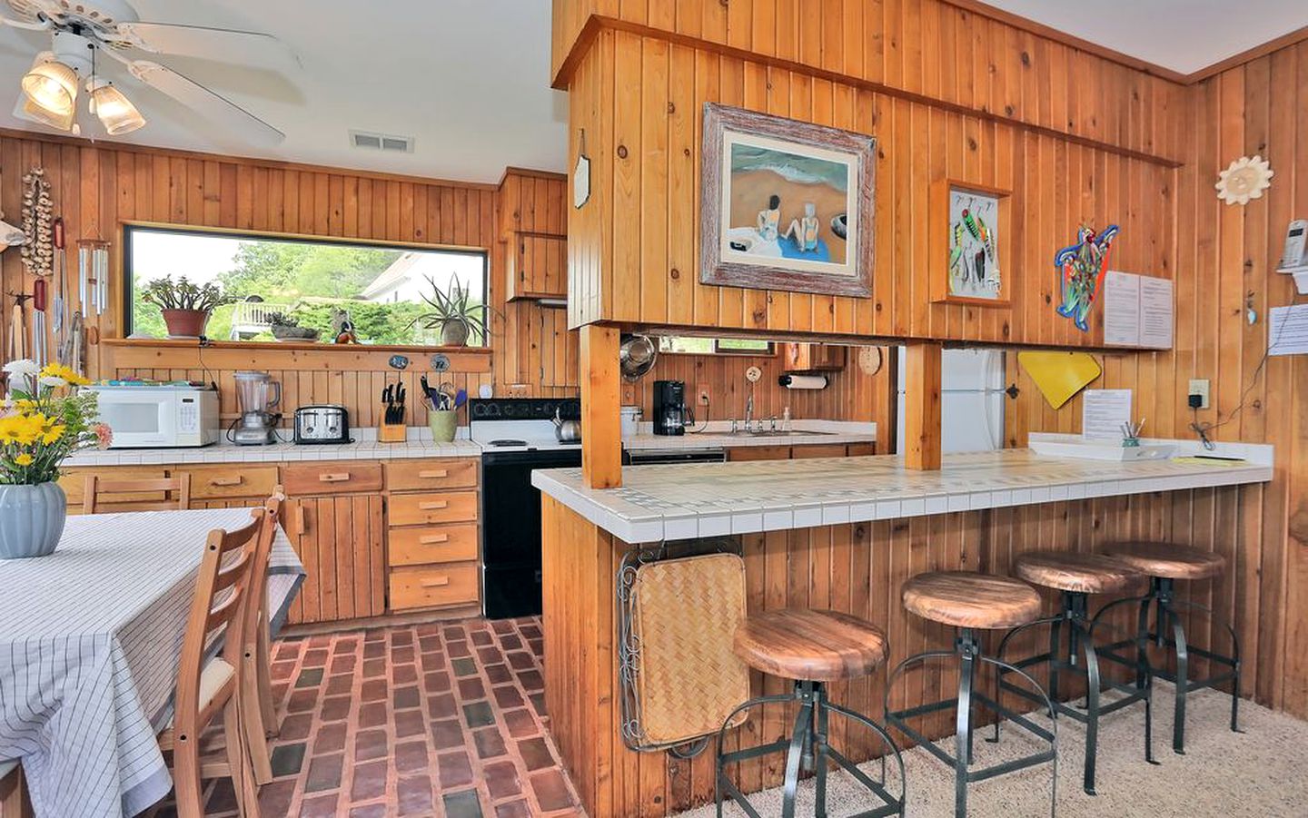Beautiful Lakeside Cottage Rental on the Shore of Lake Michigan in Grand Haven
