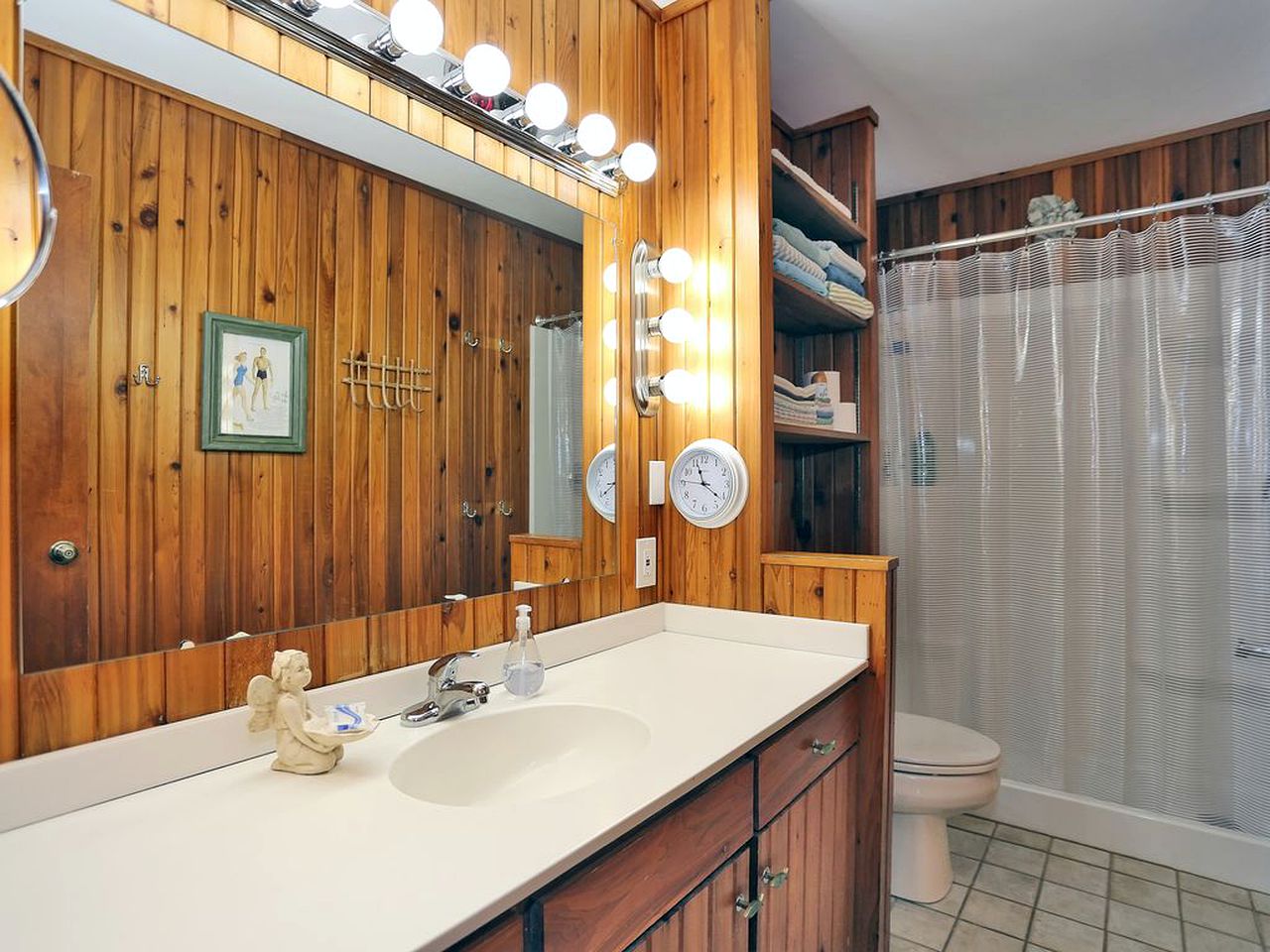 Beautiful Lakeside Cottage Rental on the Shore of Lake Michigan in Grand Haven