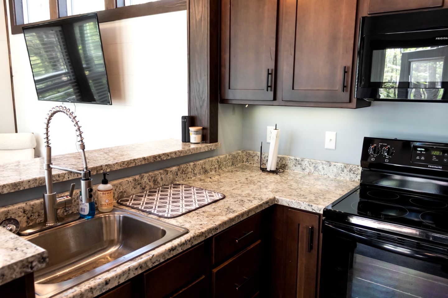 Outstanding Cottage with Stunning Sights in Monteagle, Tennessee