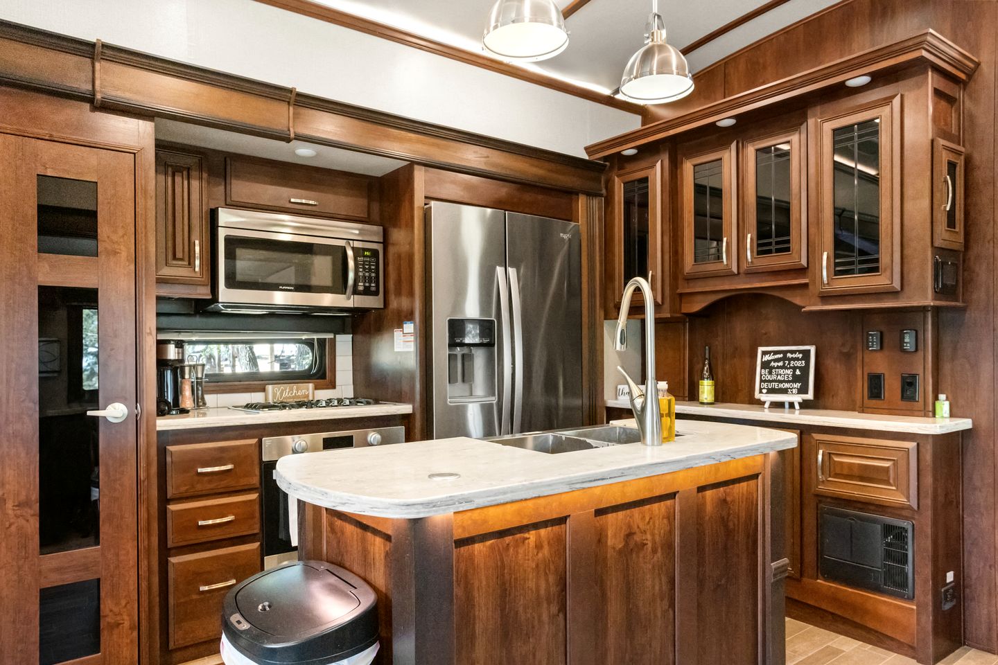 One of a Kind Converted School Bus Offers Scenic, Texan Tranquility in Purdon Groves