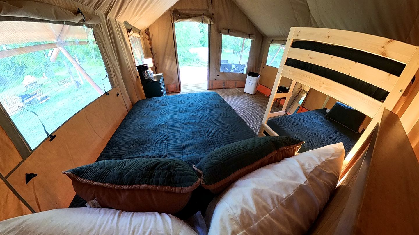 Family-Friendly Safari Tent with Marina Access Near Lake Livingston in Point Blank, Texas