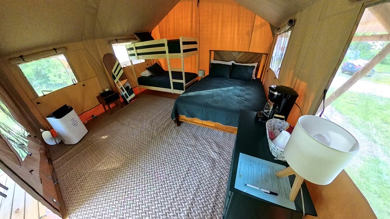 Safari Tents (United States of America, Onalaska, Texas)