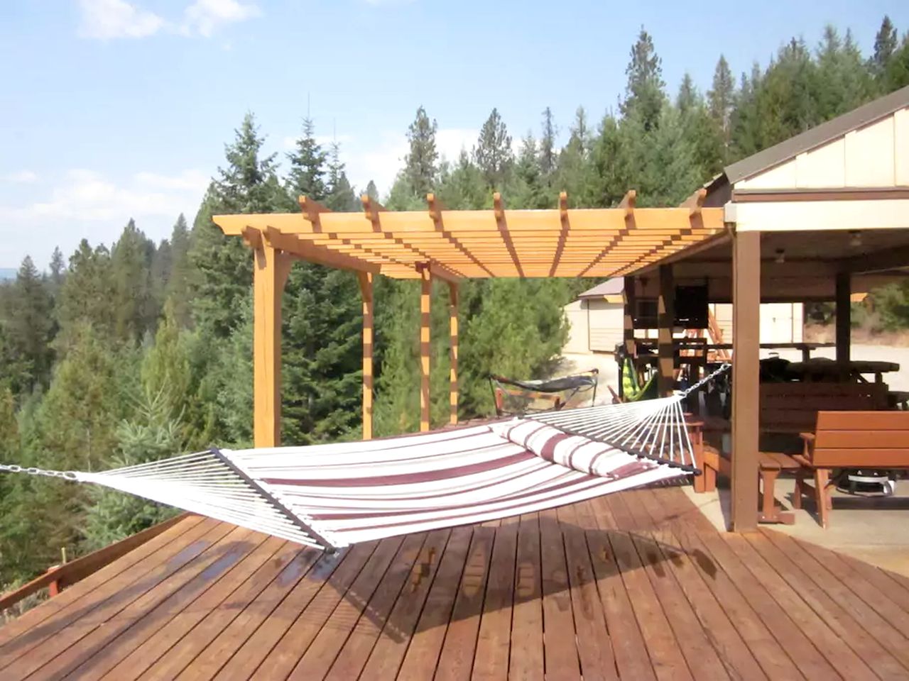 Rustic Mountain Retreat Perfect for Large Groups in Kingston, Idaho