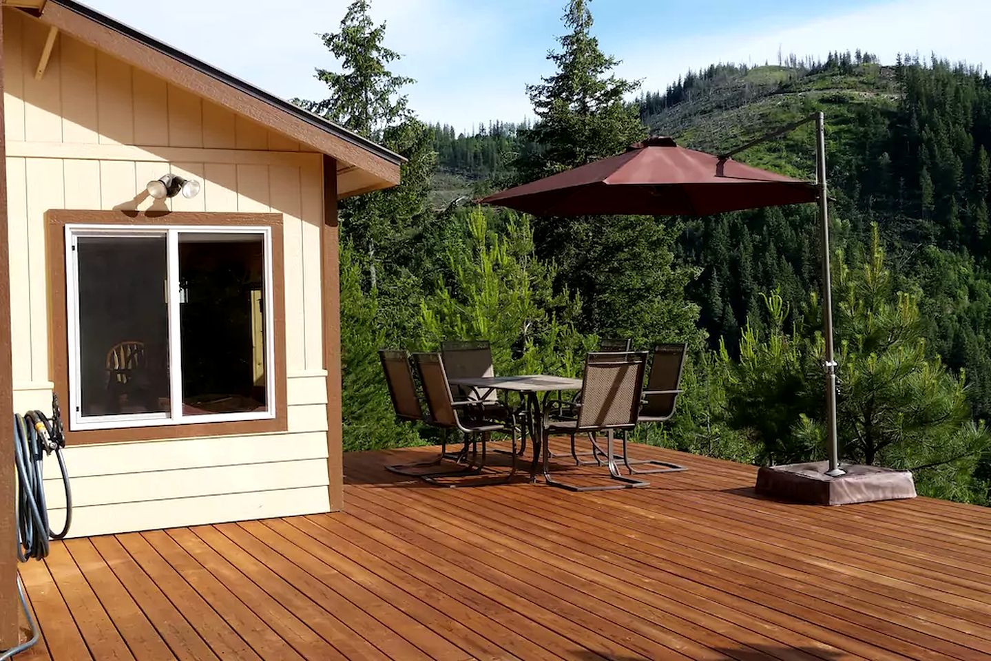 Rustic Mountain Retreat Perfect for Large Groups in Kingston, Idaho