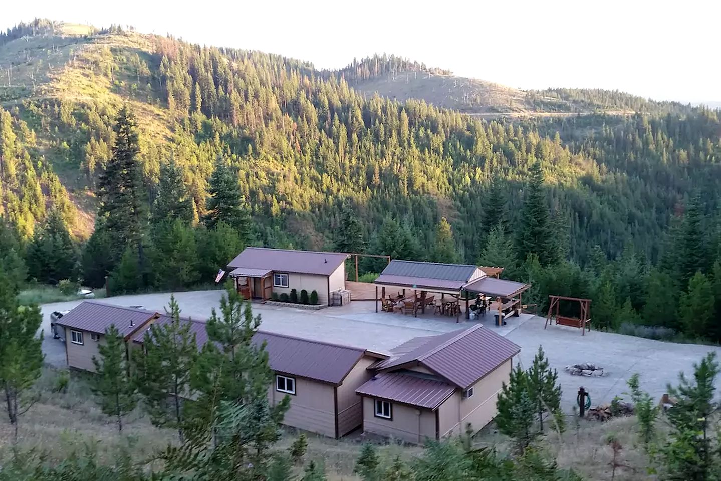 Rustic Mountain Retreat Perfect for Large Groups in Kingston, Idaho