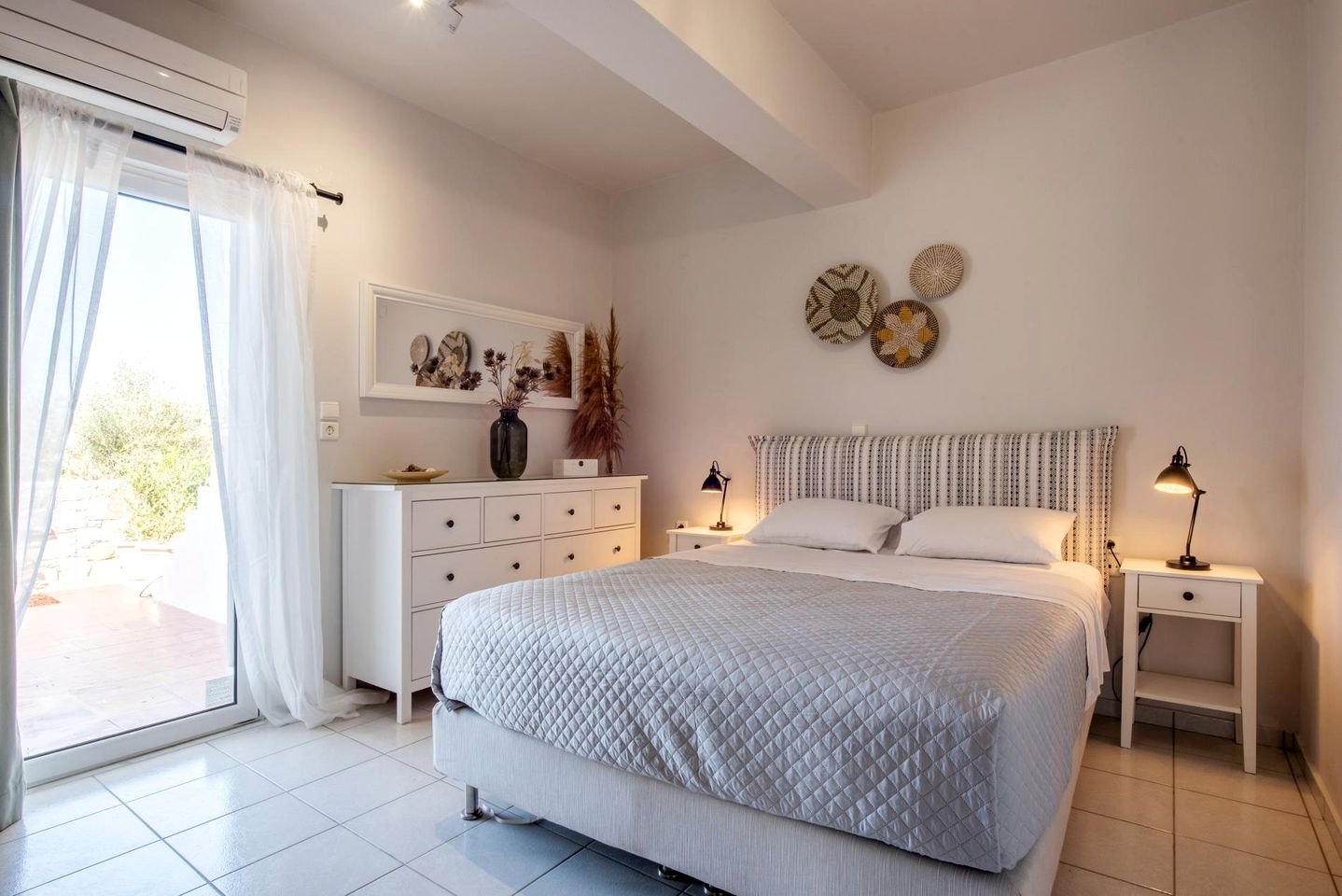 Charming Seaside Villa with Panoramic Sea Views near Beaches in Hersonissos, Crete