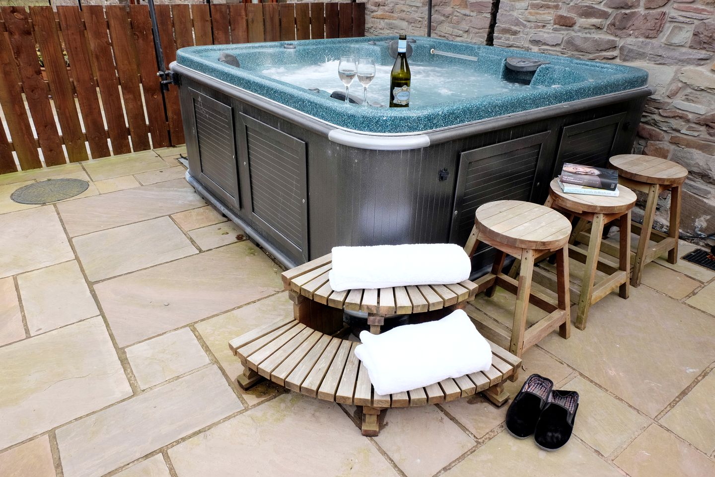 Incredible Spacious Multi-Unit Rental for an Unforgettable Large Group Getaway in the Countryside of Brecon, Wales
