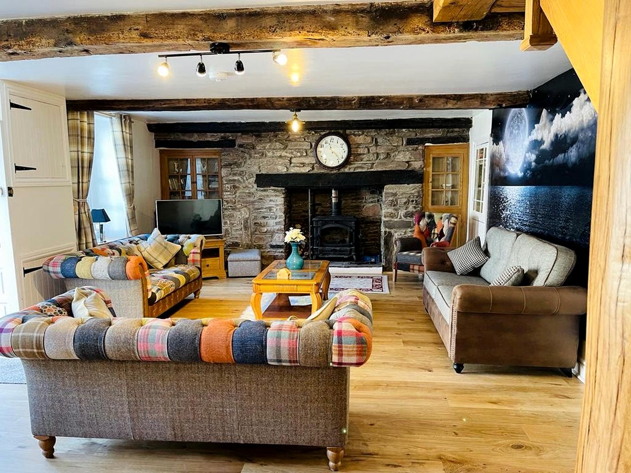 Incredible Spacious Multi-Unit Rental for an Unforgettable Large Group Getaway in the Countryside of Brecon, Wales