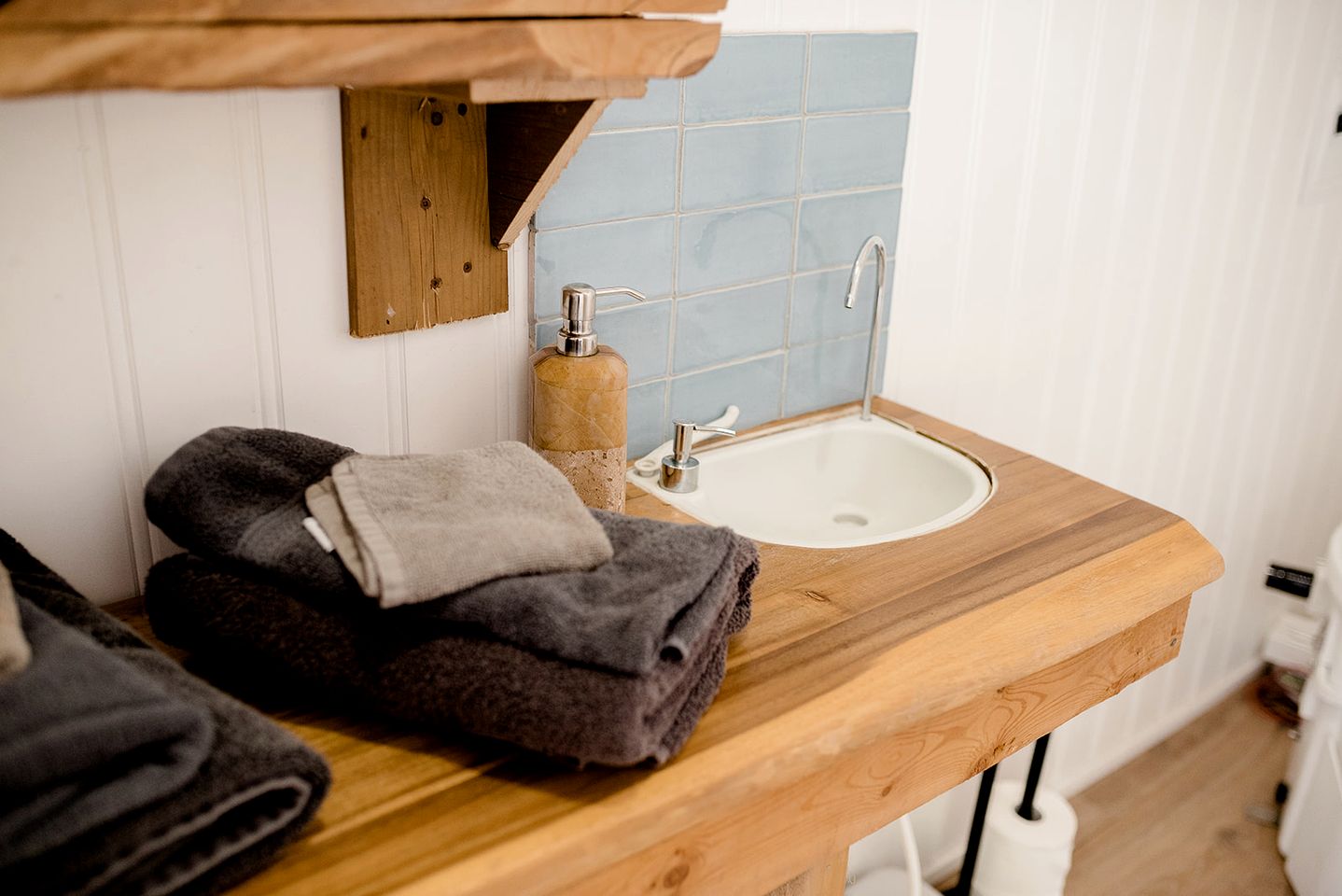 Unique Off-Grid Dome Escape with Hot Tub & Forest Views in Ontario, Canada