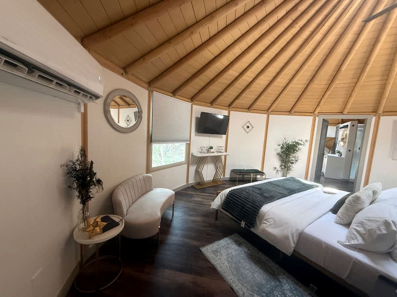 Luxurious Yurt-Cabin Glamping Retreat with Private Hot Tub Near Canyon Lake, Texas