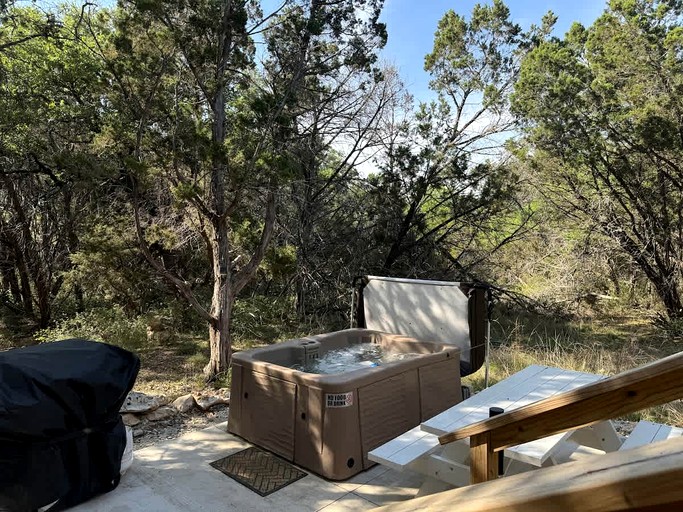 Cabins (United States of America, Canyon Lake, Texas)