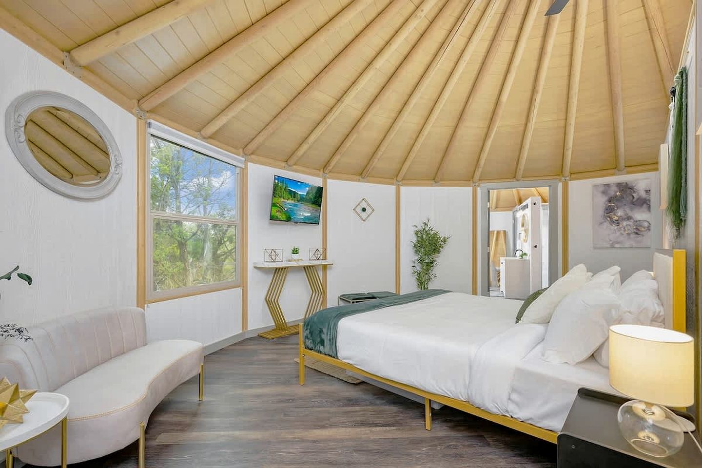 Luxurious Yurt-Cabin Glamping Retreat with Private Hot Tub Near Canyon Lake, Texas