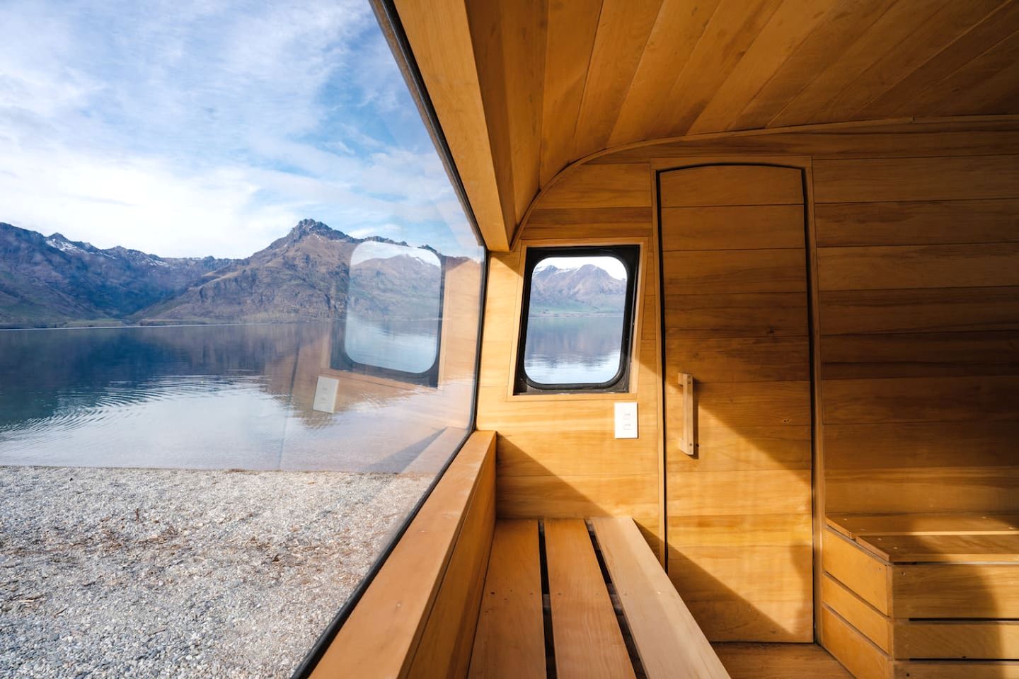 Tranquil Vacation Rental by Lake Wakatipu with Majestic Mountain Views in Queenstown, New Zealand