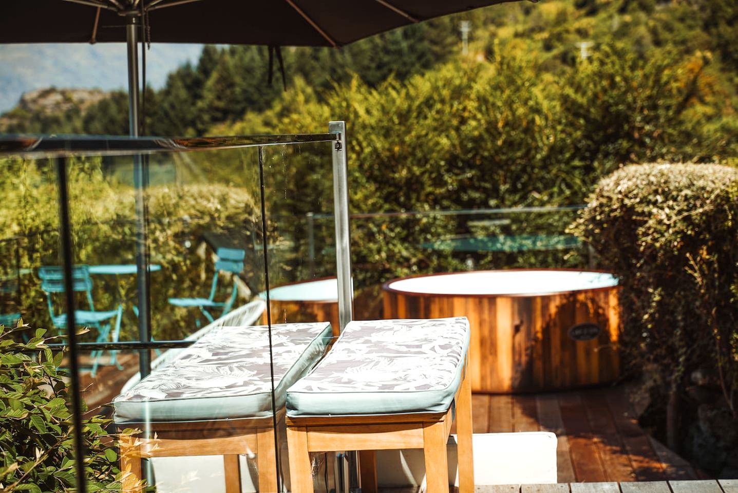 Tranquil Vacation Rental by Lake Wakatipu with Majestic Mountain Views in Queenstown, New Zealand