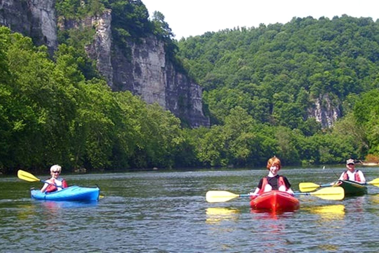 Double Room for a Weekend Getaway Overlooking New River in Grayson County, Virginia