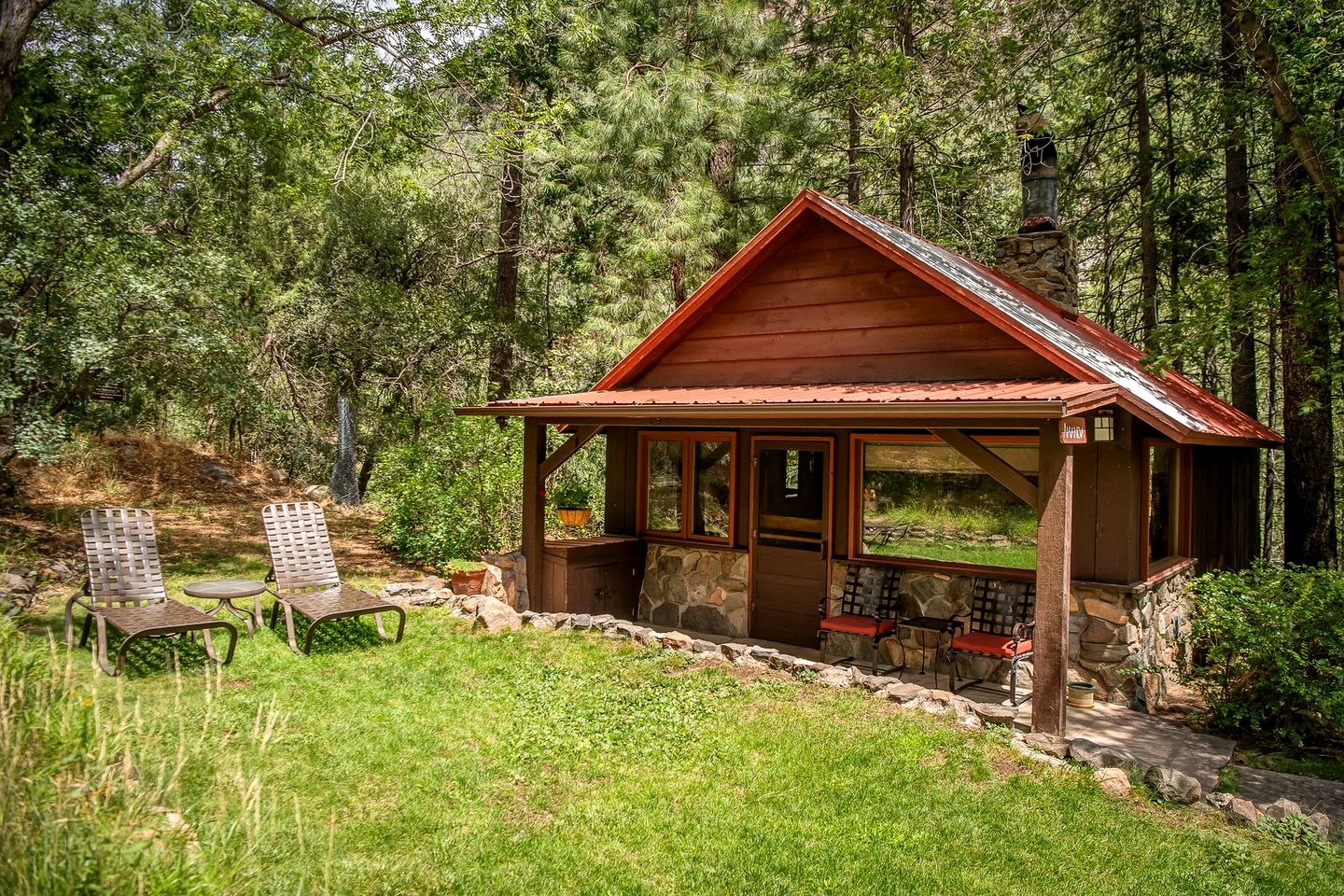 Secluded Cabin Rental for Group Vacation in Oak Creek Canyon