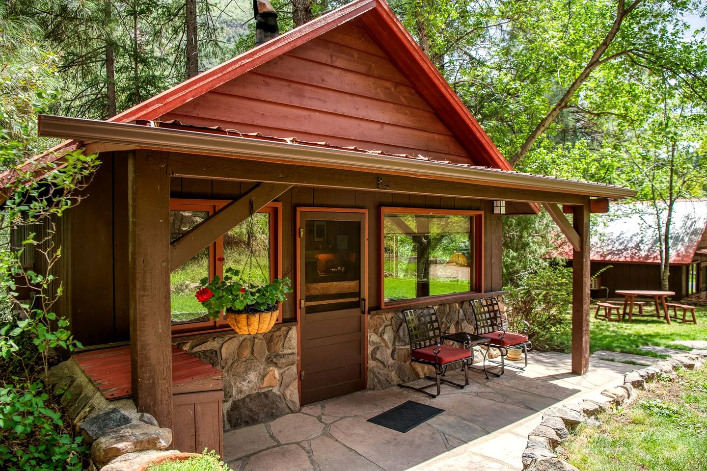 Secluded Cabin Rental for Group Vacation in Oak Creek Canyon