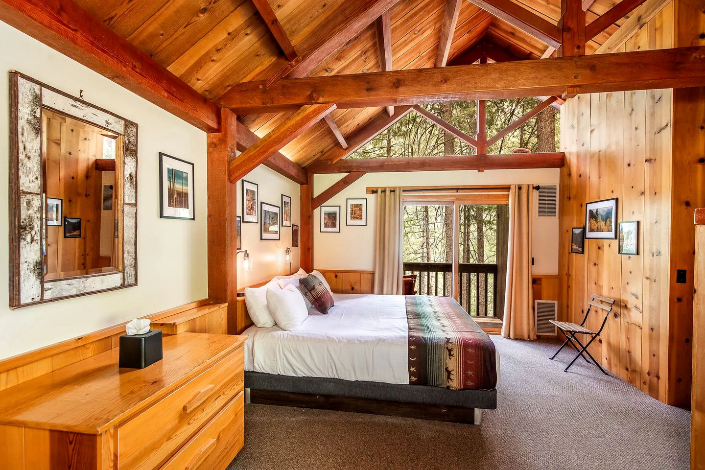 Secluded Cabin Rental for Group Vacation in Oak Creek Canyon