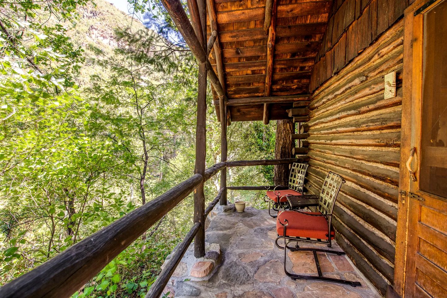 Romantic Creekside Log Cabin Rental for Two in Sedona, Arizona