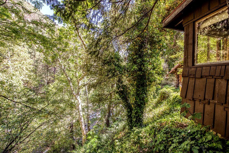 Romantic Creekside Log Cabin Rental for Two in Sedona, Arizona | Cabins (Sedona, Arizona, United States of America)