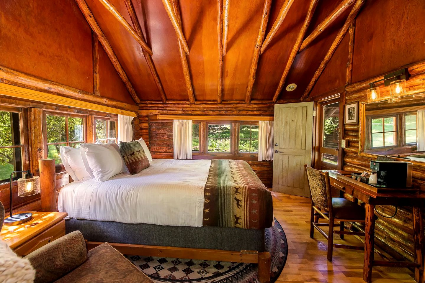 Romantic Creekside Log Cabin Rental for Two in Sedona, Arizona