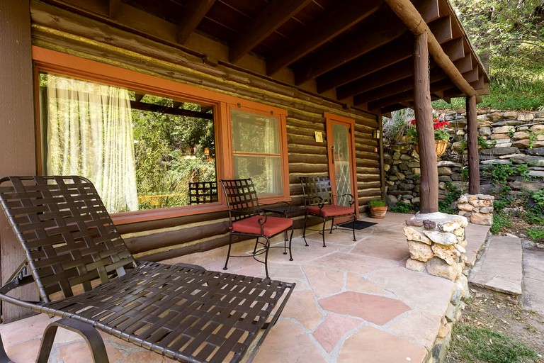 Intimate Bed and Breakfast Cabin Rental for Three in Northern Arizona | Cabins (Sedona, Arizona, United States of America)