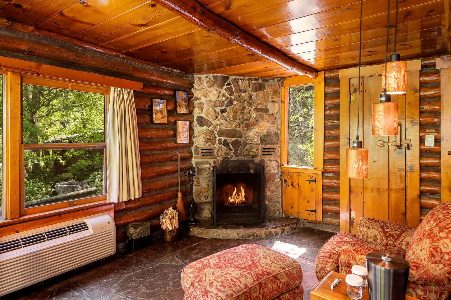 Intimate Bed and Breakfast Cabin Rental for Three in Northern Arizona