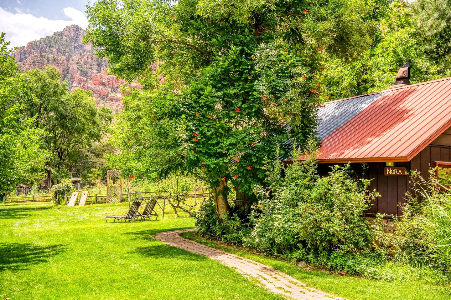 Lovely and Rustic Cabin Rental with Garden Views in Sedona, Arizona