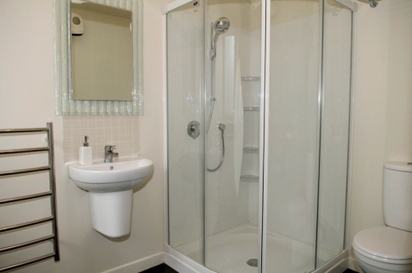 Picturesque Holiday Rental for Five near Lake Wakatipu, New Zealand