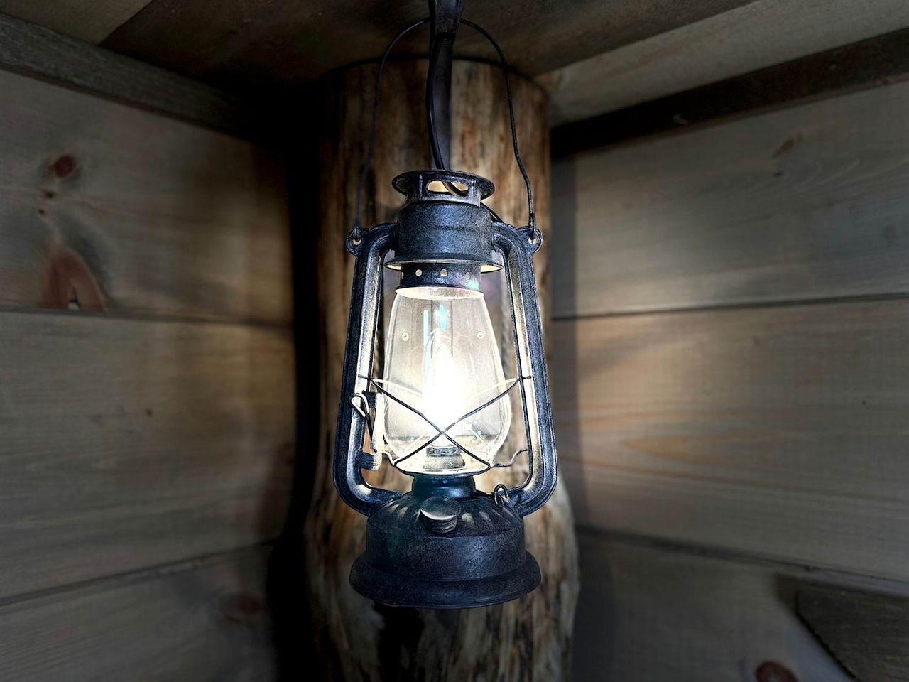 Breathtaking Spacious Cabin with Jacuzzi and Foosball Table in Tennessee