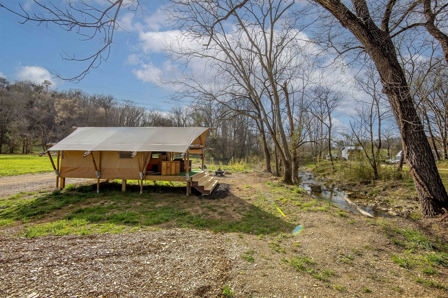 Vibrant Creekside Safari Tent Oasis near Smoky Mountain in Tennessee
