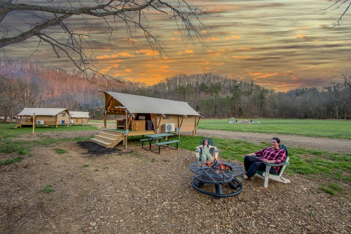 Vibrant Creekside Safari Tent Oasis near Smoky Mountain in Tennessee