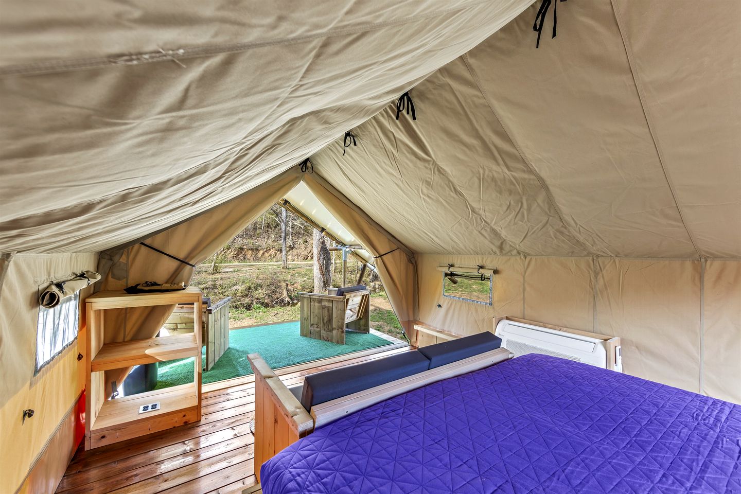 Vibrant Creekside Safari Tent Oasis near Smoky Mountain in Tennessee
