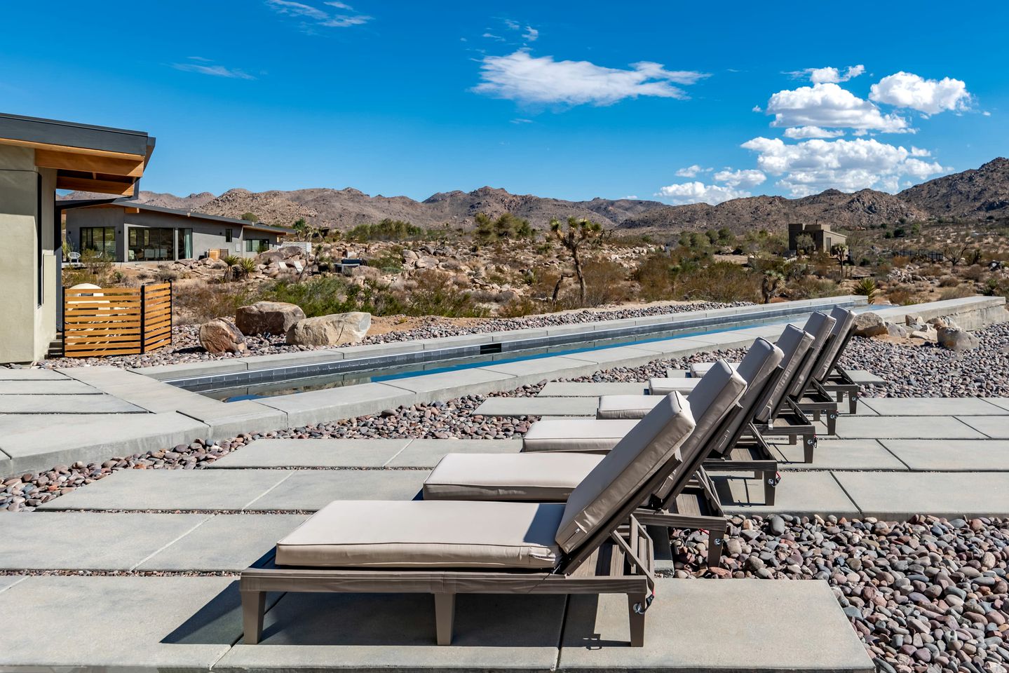 Luxury Vacation Rental with Spa Pool and Barbecue in Joshua Tree, California