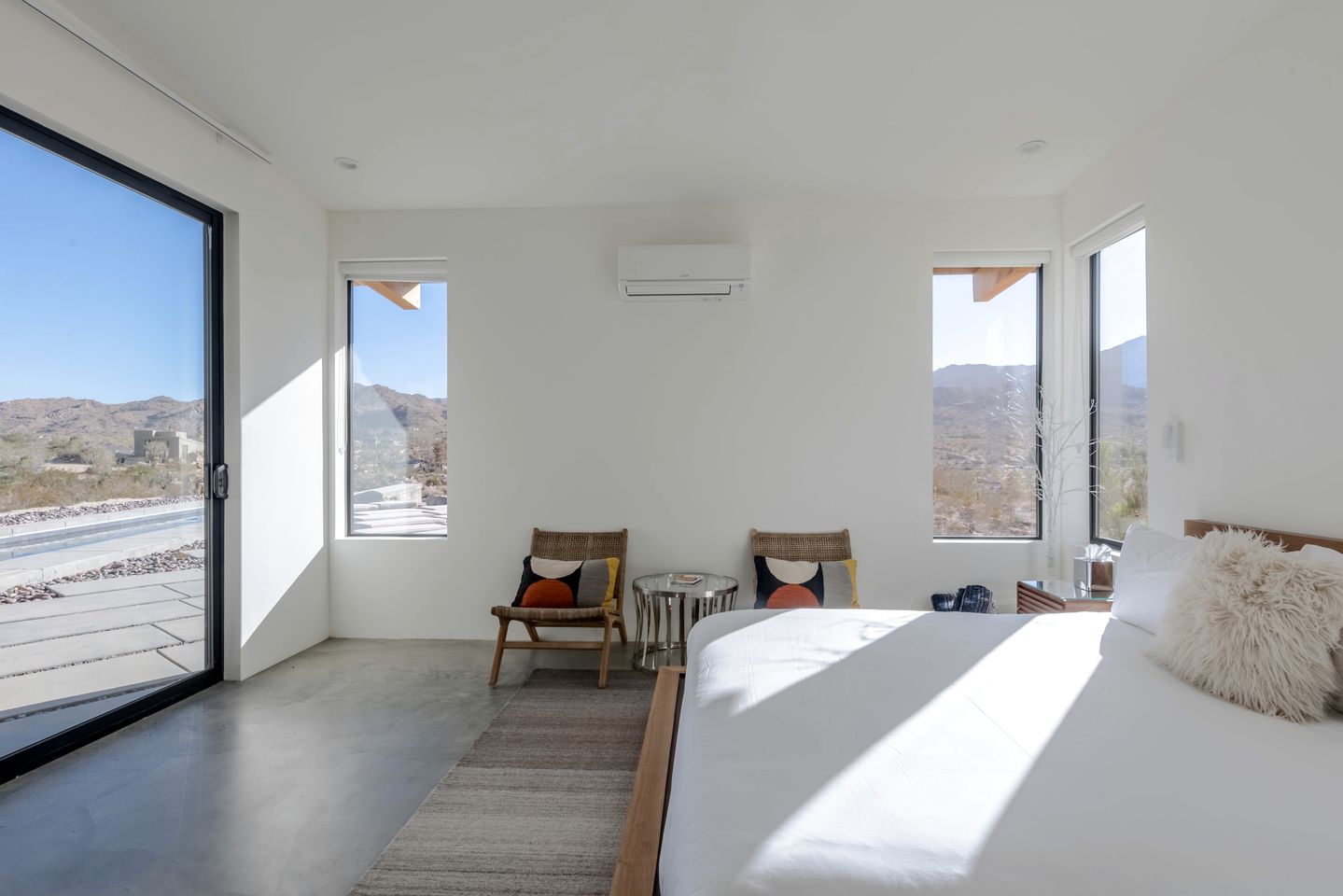 Luxury Vacation Rental with Spa Pool and Barbecue in Joshua Tree, California