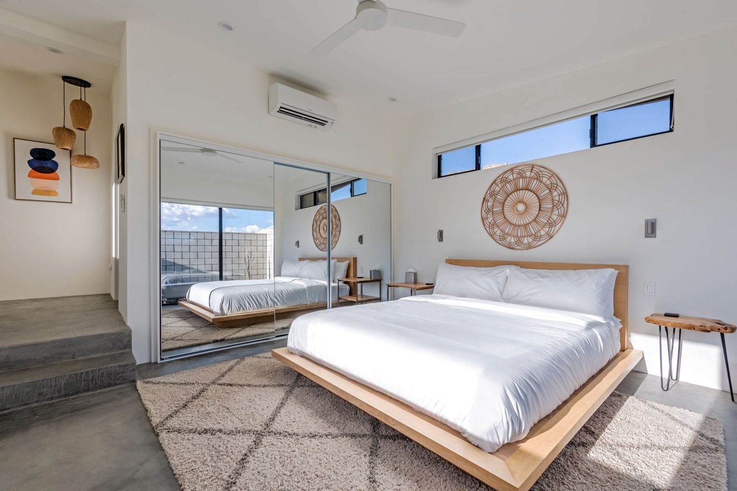 Amazing Vacation Rental with Hot-tub and Stunning Views of the Desert in Joshua Tree, California