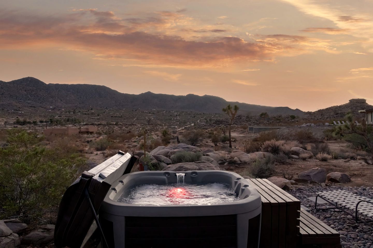 Amazing Vacation Rental with Hot-tub and Stunning Views of the Desert in Joshua Tree, California